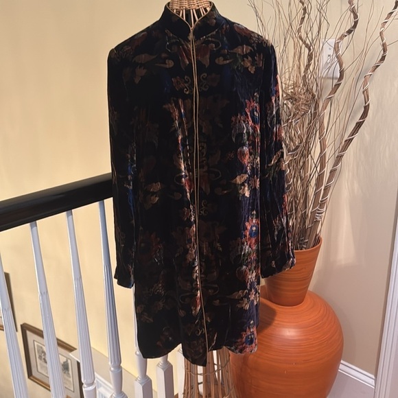 Neiman Marcus 🔥Sale🔥Exclusive Vintage velour feel coat - Picture 1 of 9